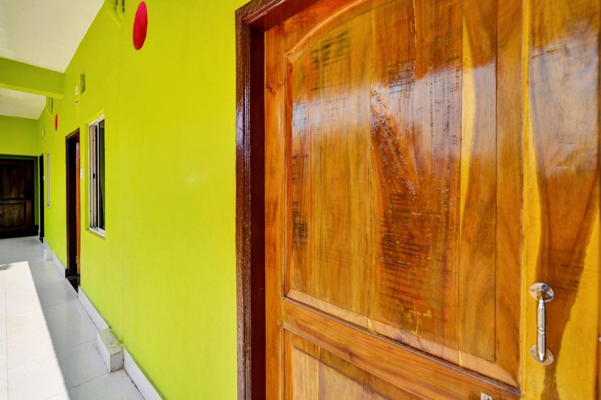 Oyo Flagship 81058 Royal Regalia Otel Bhubaneswar Dış mekan fotoğraf